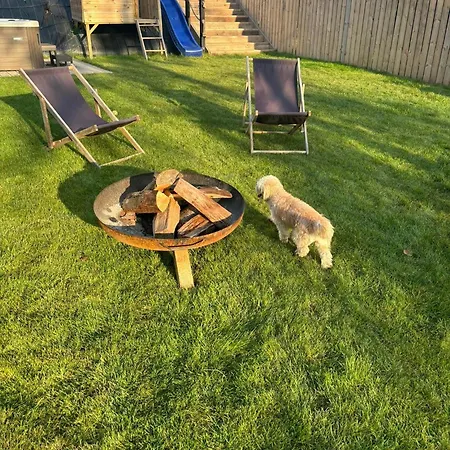 וילה Dom Nad Jeziorem Mazury - Pod Napieciem 2 *